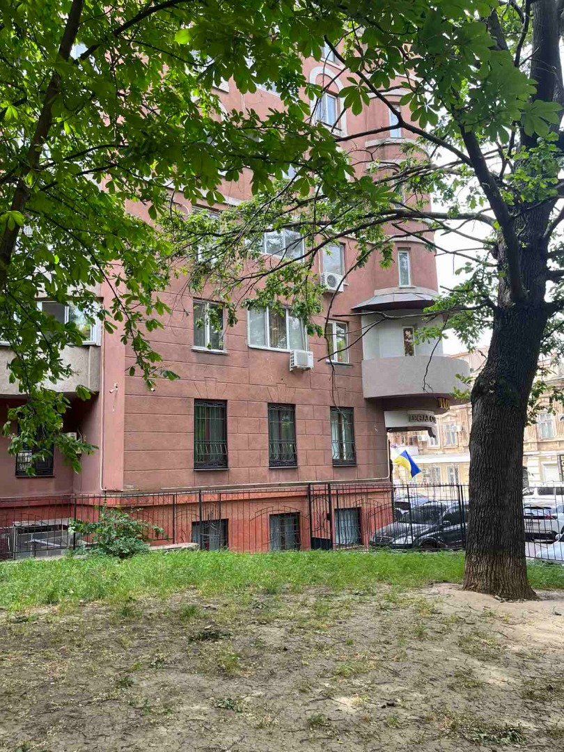 продажа трехкомнатной квартиры номер A-173229 в Приморском районе, фото номер 17